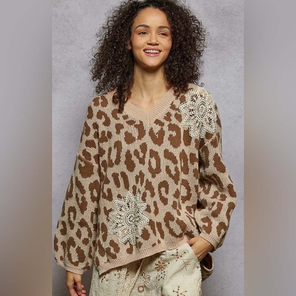 P30 POL Chic Leopard V-Neck Sweater with Crochet Details